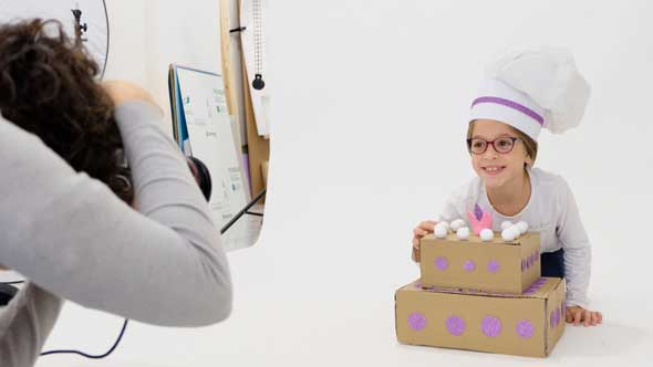 DOZ Fotoshooting Kids und Teens - Mädchen als Bäckerin verkleidet