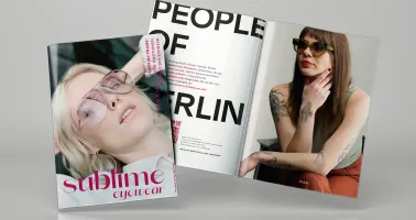 Magazinheft Cover und einmal aufgeschlagen