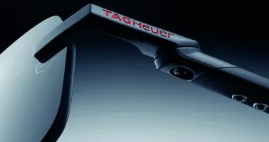 Anschnitt einer TAG Heuer-Brille mit Fokus auf die Backe