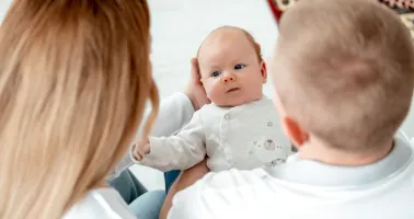 Baby mit Aphakie