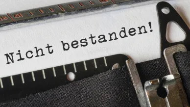 Blatt mit Text Prüfung nicht bestanden