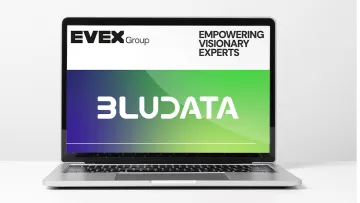 Bildschirm mit Bludata Logo