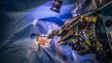 Neuer TUM-Roboter für Augen-OPs
