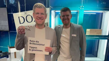 David und Pappaufsteller