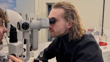 Samuel Burkart bei der Arbeit