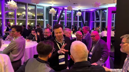 Menschen unterhalte sich