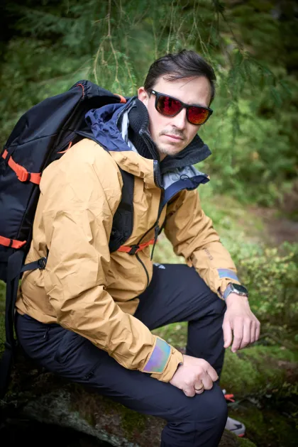 Eric Frenzel mit Rucksack und Sportbrille