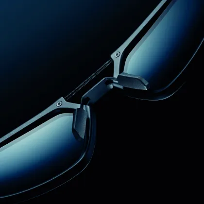 Blick auf das Dyneema-Kabel an der TAG Heuer-Brille