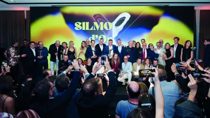 Alle Gewinner des Silmo d'Or 2026 auf der Bühne in Paris.