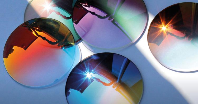 Verspiegelte Brillengläser mit Frabverlauf von Optiswiss