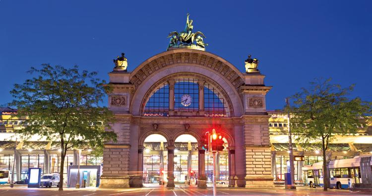 Luzerner Bahnhof Frontansicht