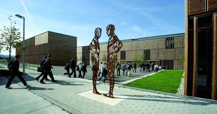 Skulpturen vor der Hochschule Aalen