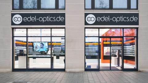 Der neueröffnete Flagshipstore von Edel-Optics am Ballindamm in Hamburg.