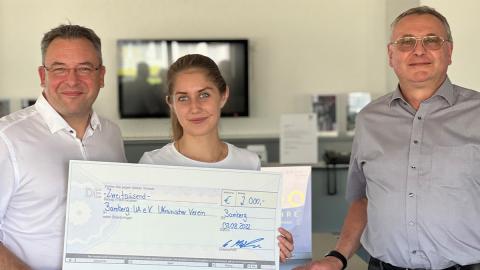 R+H spendet 2000 Euro an die Bamberger Ukraine-Hilfe