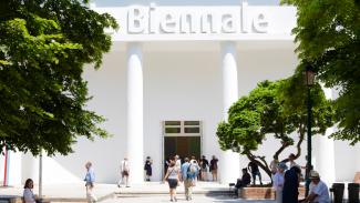 Eingang der Biennale 2019 in Venedig