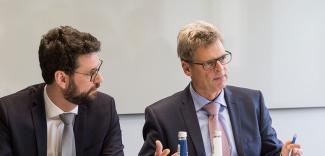 ZVA-Geschäftsführer Dr. Jan Wetzel (links) und ZVA-Präsident Thomas Truckenbrod bei der Pressekonferenz in Düsseldorf. 