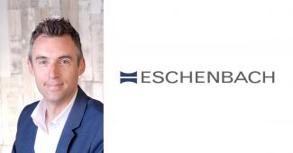Matthias Gerrelts und das Logo von Eschenbach