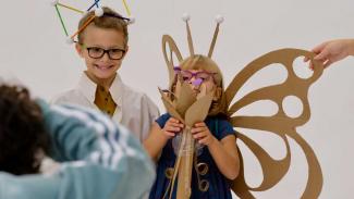 DOZ Shooting Kids+Teens: Kinder haben sich als Schmetterling und Wissenschaftler verkleidet