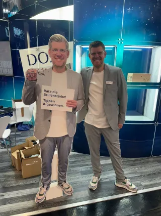 David und Pappaufsteller