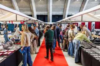 Mehrere Stände auf der Bold Light im März 2026